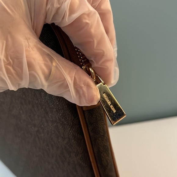 Michael Kors laptop/Tablet case - Picture 2 of 9